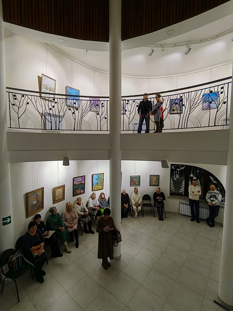 Члены ППО Нижнекамска посетили художественную выставку 