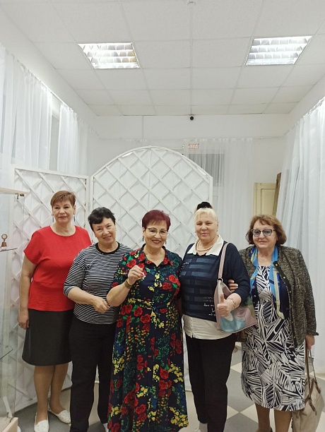 Члены ППО Лабинска посетили выставку колокольчиков 