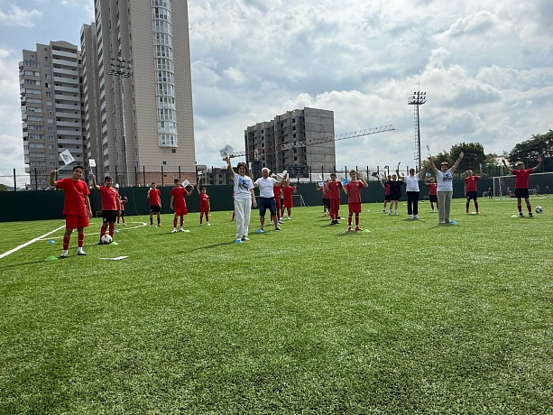ППО КМВ поддержала футбольную команду в День физкультурника