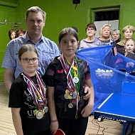 ПСПФНР подарил теннисный стол юным спортсменкам из Кусы